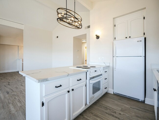 Building Photo - 190 El Camino Medio