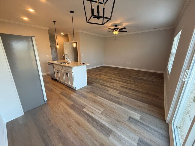 Building Photo - 3BD/2.5BA in SOUTH WARREN school district