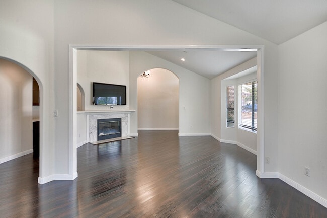 Building Photo - Beautiful 3 Bedroom Sylmar Home