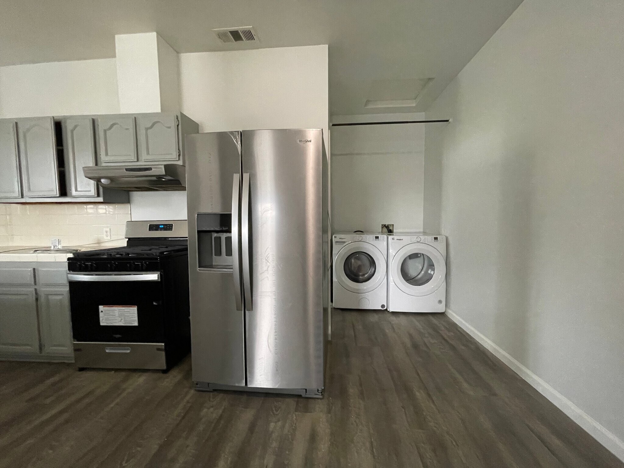 Building Photo - 1635 E Washington Blvd