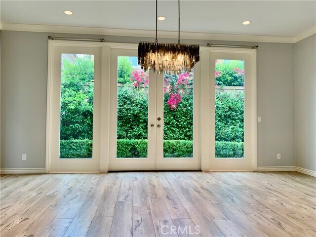 Building Photo - 81 Cipresso