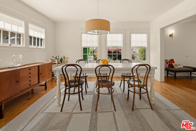 Building Photo - 944 S Hudson Ave