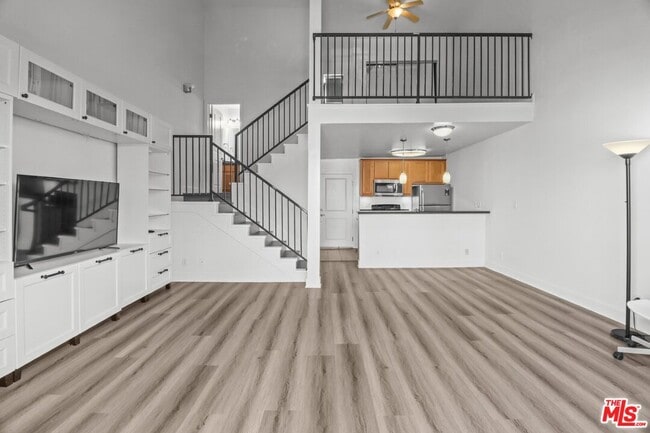 Building Photo - 10982 Roebling Ave