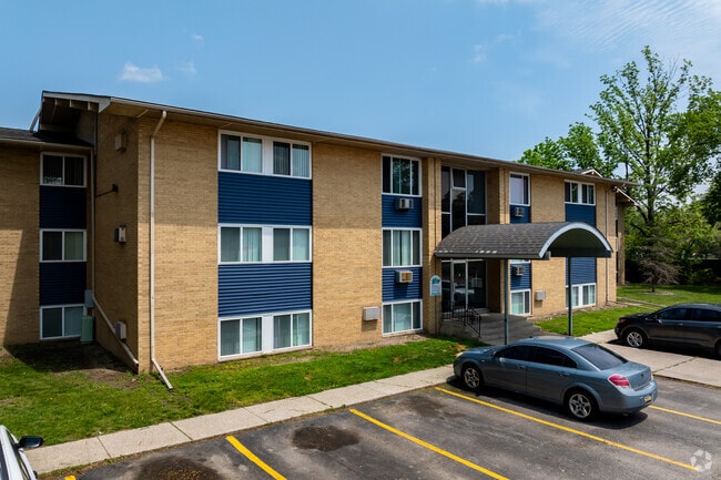 Building Photo - The Poplars Apartments