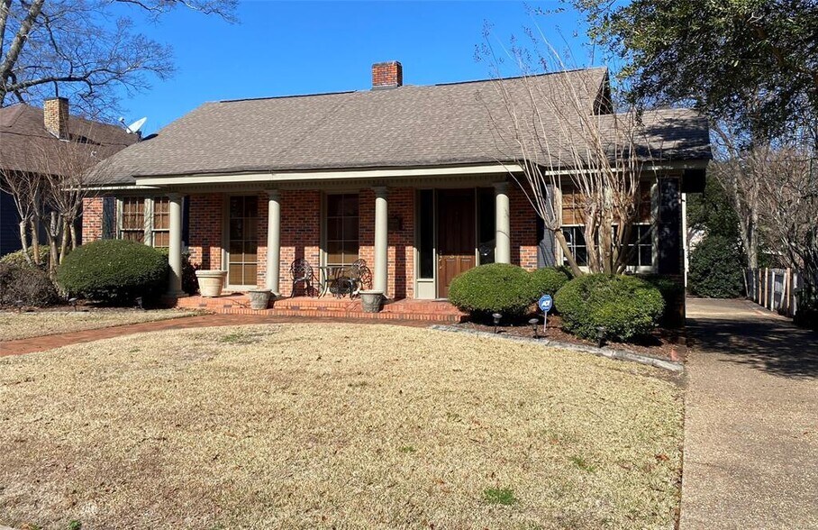 Building Photo - 377 Winthrop Ct