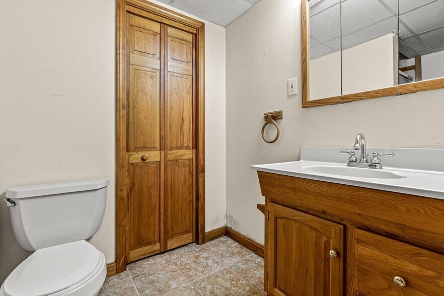 Building Photo - 11 Boline Pl