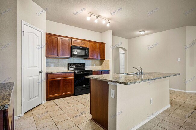 Building Photo - 2492 Saldana Dr