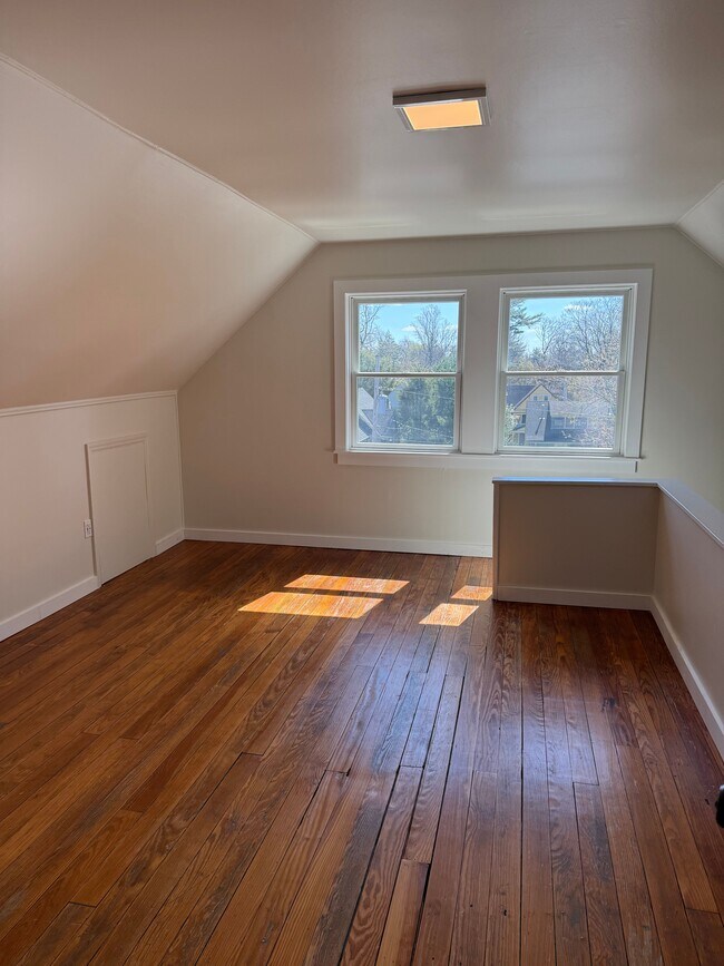 Building Photo - 33 Montclair Ave