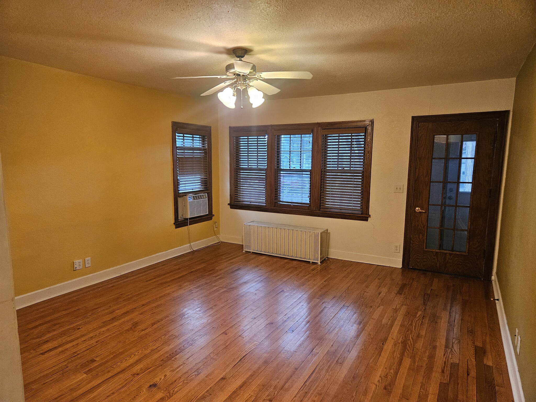 Living Room - 803 10th Ave N