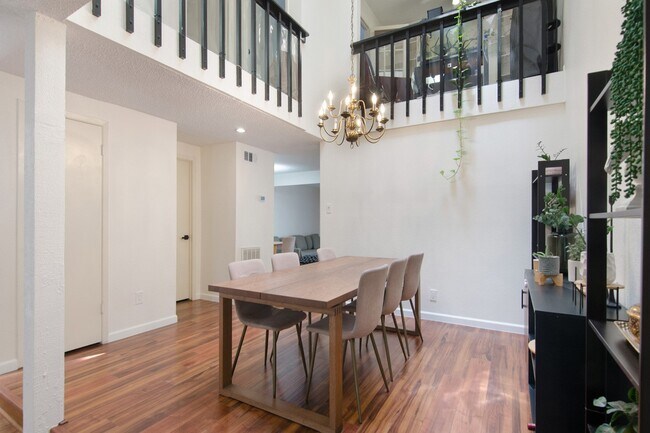 Building Photo - 11681 Village Pl Dr