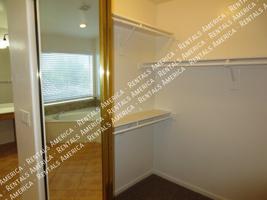 Building Photo - 2671 S Leonard Pl