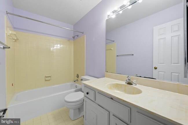 Building Photo - 7724 Bristol Square Ct