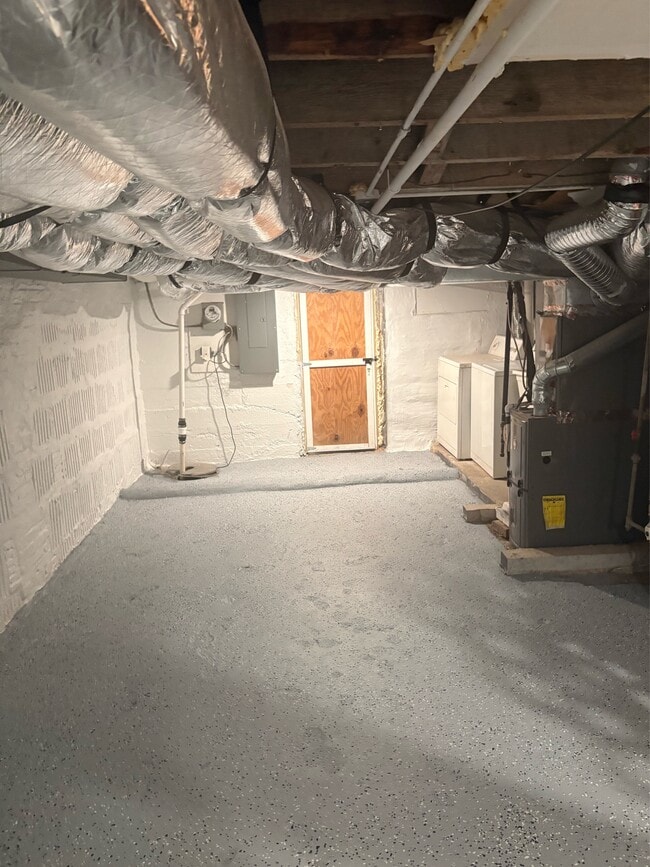 Building Photo - 636 E 29th St