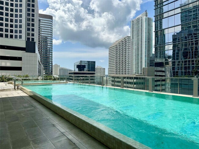 Building Photo - 68 SE 6th St