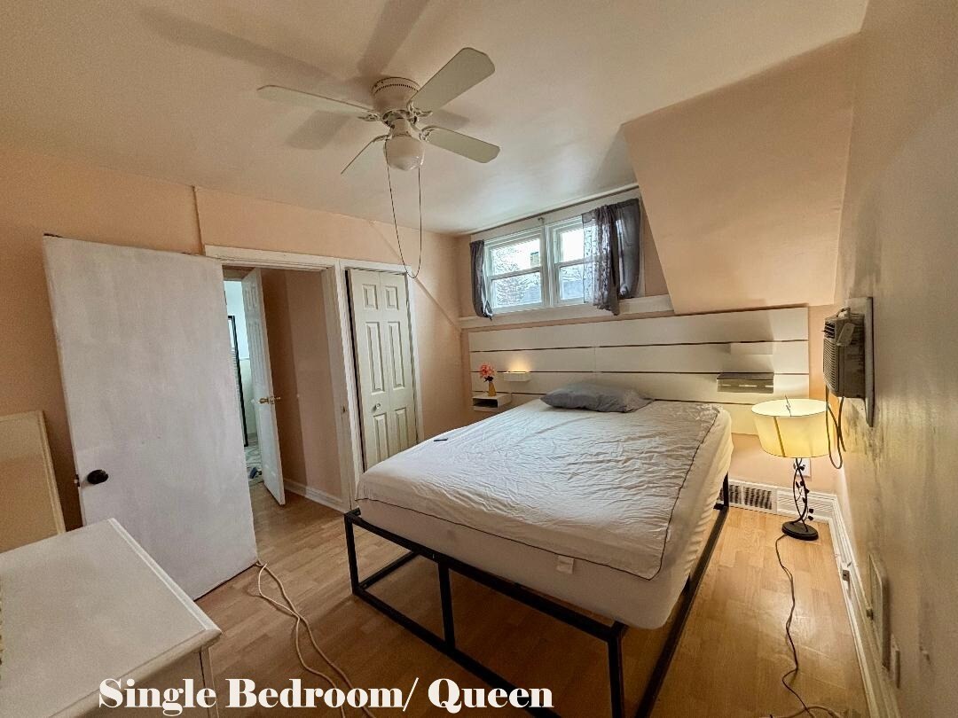 Building Photo - 520 Lawrence Ave