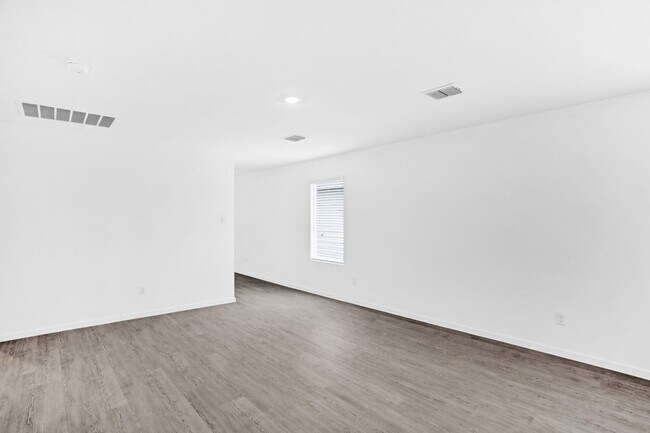 Building Photo - 835 Madrono Dr
