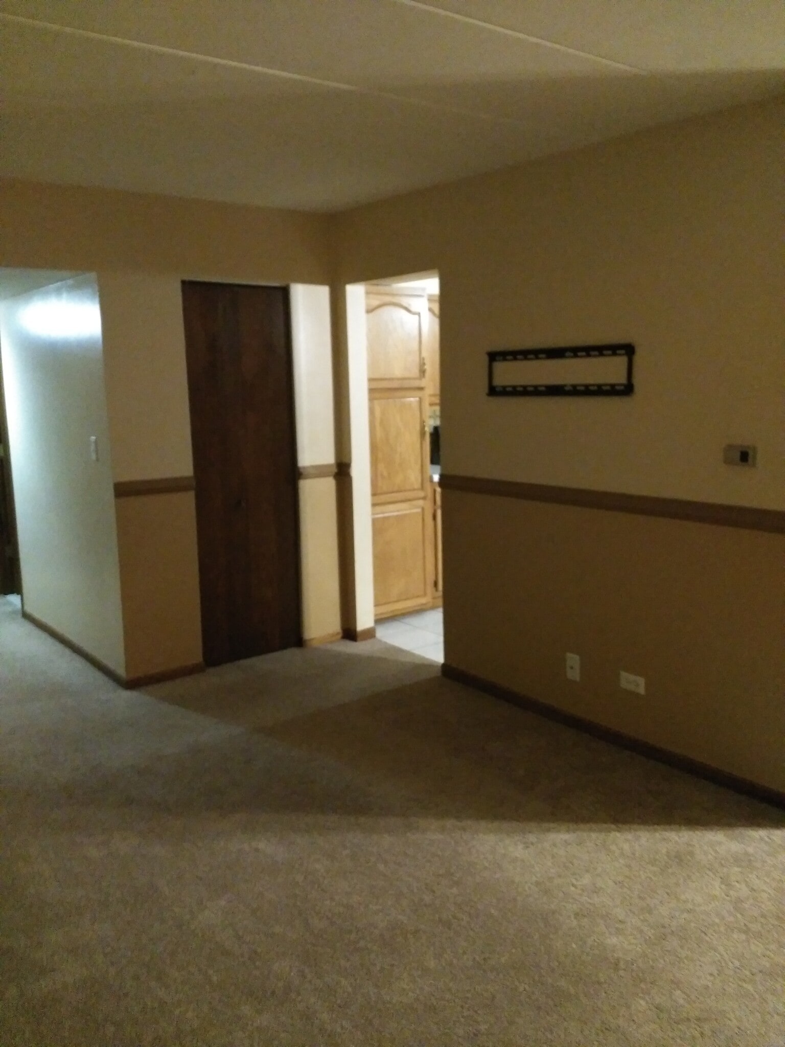 Building Photo - 8351 W 87th St