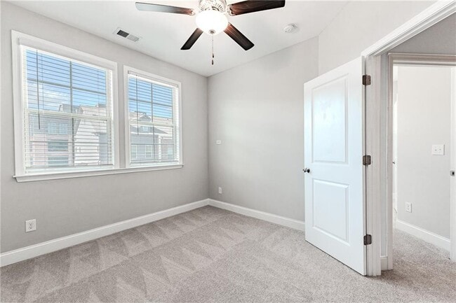 Building Photo - 5051 Pinckney Ln