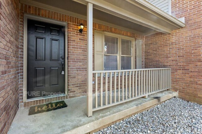 Building Photo - 833 Palomino Ln