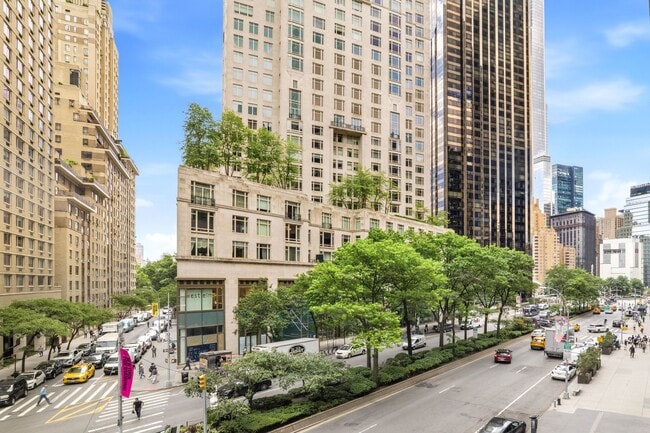 Building Photo - 62 W 62nd St
