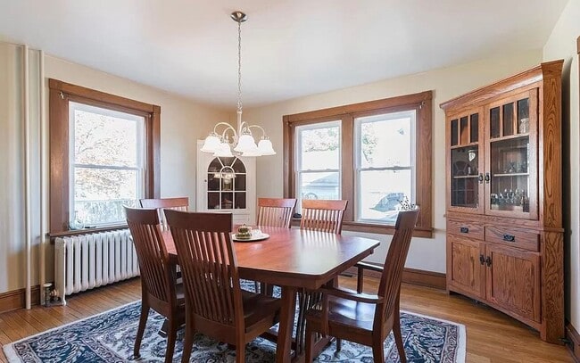 Building Photo - Spacious 4-Bedroom Home with Sunroom, Garage & Private Driveway!