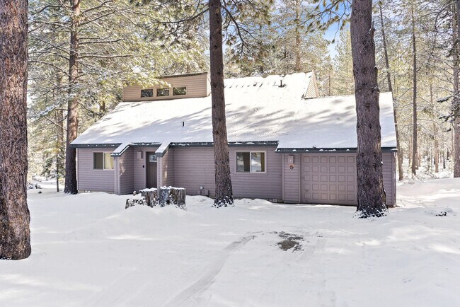 Building Photo - 5 Sandhill Ln