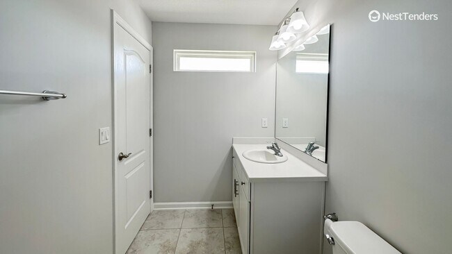 Building Photo - Four Bedrooms in the Heart of Nassau County!