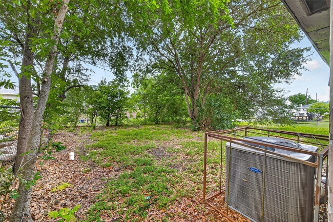 Building Photo - 4118 Sunflower St