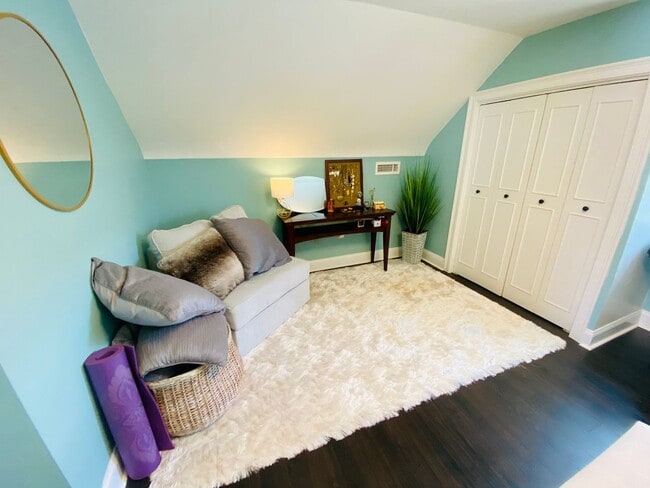 Building Photo - Spacious Condominium– Modern Comfort in th...