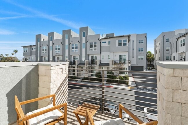 Building Photo - 1118 W Bushell St