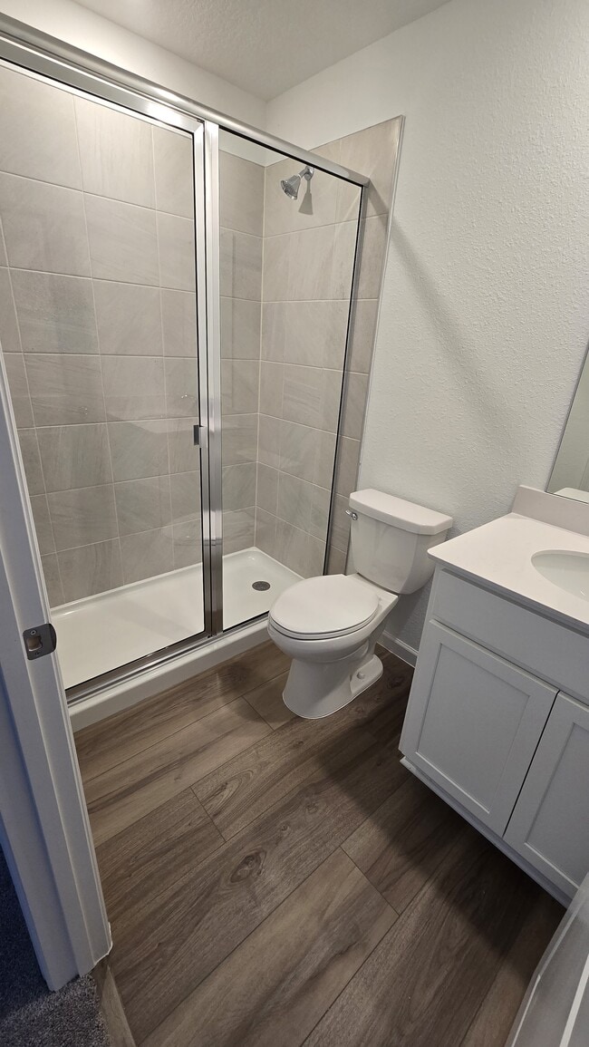 Building Photo - 581 Holly Lks Dr