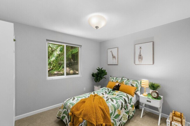 Building Photo - 3 Bedroom Sammamish Rambler in Quiet Cul d...