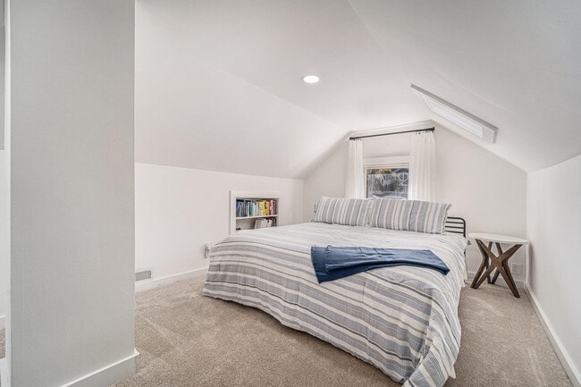 Building Photo - 1007 Mohawk Ave