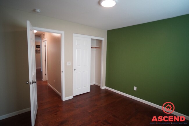 Building Photo - MOVE IN SPECIAL! $500 OFF FIRST MONTHS REN...