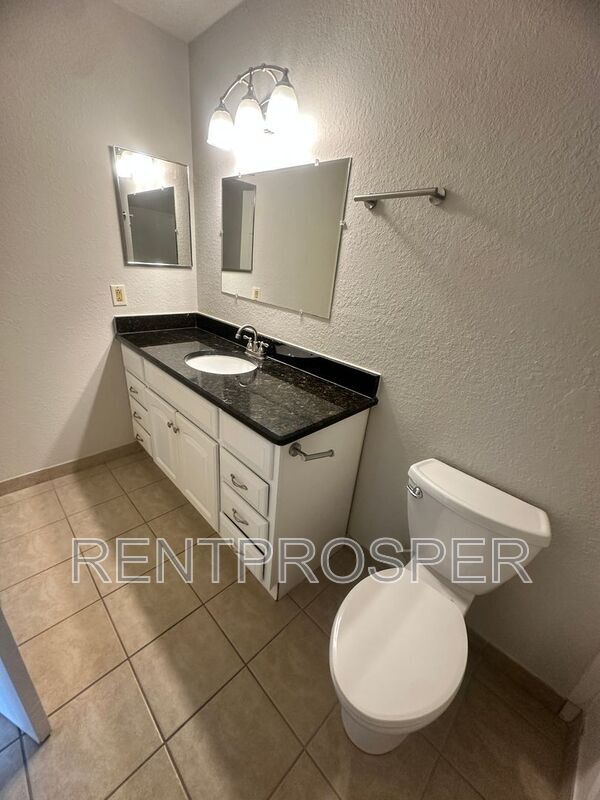 Building Photo - 4225 Thornbriar Ln