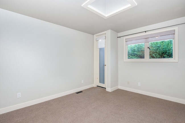 Building Photo - 4115 E Galer St