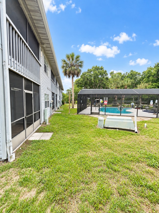 Building Photo - 313 Dirksen Dr