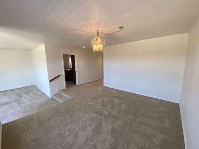 Building Photo - Glen Heights Condo