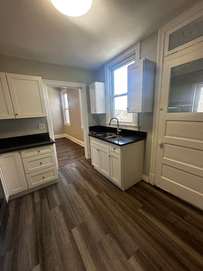 Building Photo - 1408 Methyl St