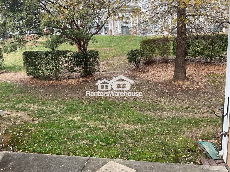 Building Photo - 15406 St Christopher Ct