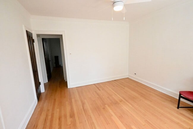 Building Photo - 2421 W Ardmore Ave