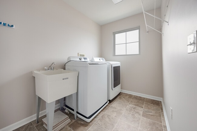 Building Photo - 901 Times Square Dr