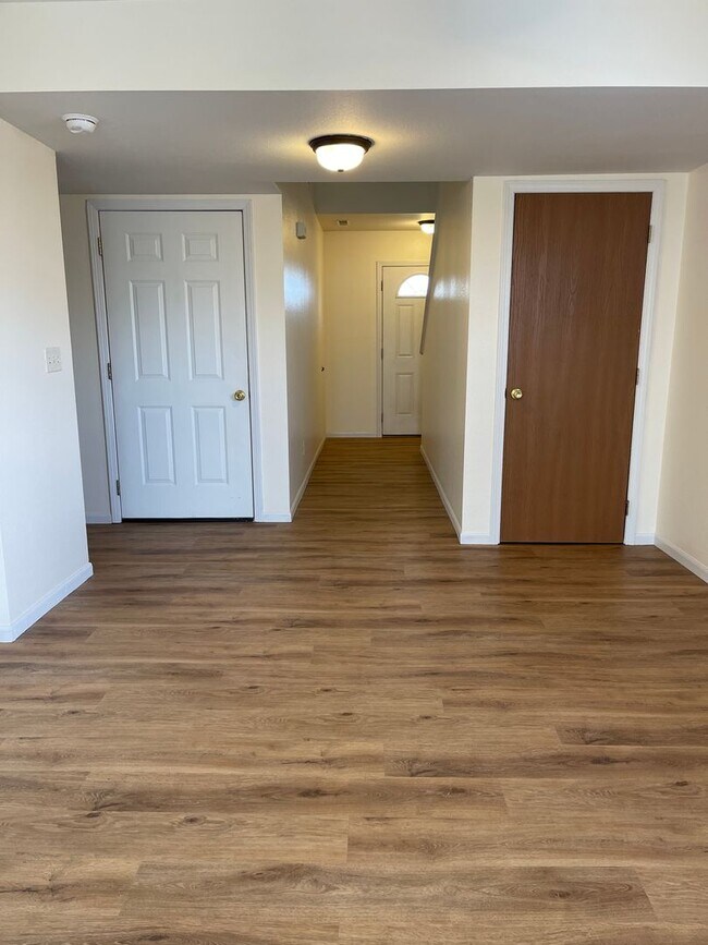 Building Photo - 16830 Huntington Ln