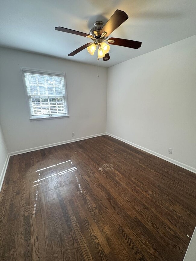 Building Photo - 5br home off S. Milledge For Rent