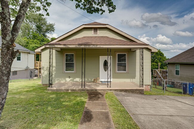 Primary Photo - 2 BR 1 BA house for Rent