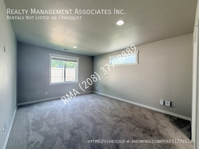 Building Photo - 3744 S Antler Ridge Ave