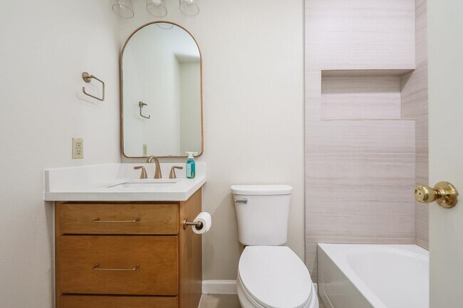 Building Photo - 9001 Taiga Ct