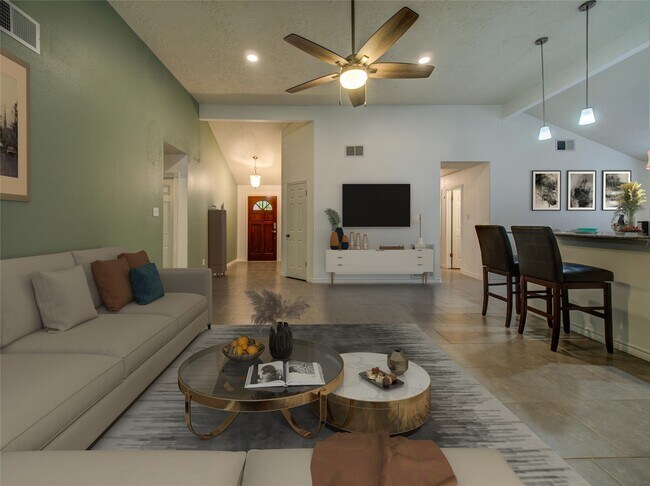 Building Photo - 7114 Buchanan Dr