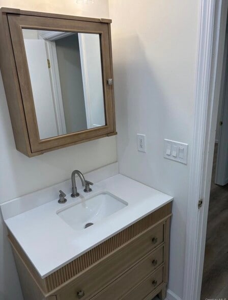 Building Photo - 160 McKay Rd