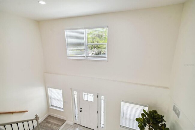 Building Photo - 4910 W San Miguel St